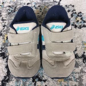 ASICS infant boys shoes.